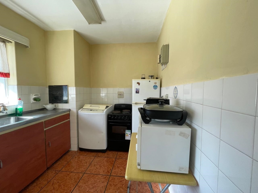 1 Bedroom Property for Sale in Oostersee Western Cape